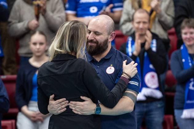 Konstantin Bitter Allianz MTV Stuttgart, coach and Kim Oszvald Renkem at the farewell ceremony in Stuttgart GER, Allianz MTV Stuttgart SC Potsdam, Volleyball Bundesliga, VBL, 2024 2025 season, 01 03 2025 GER, Allianz MTV Stuttgart SC Potsdam, Volleyball Bundesliga, VBL, 2024 2025 season, 01 03 2025 Stuttgart Copyright: xSandyxDinkelackerx EP_SDR