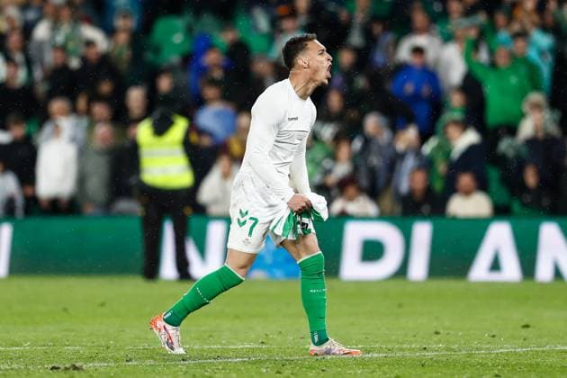 March 1, 2025, Sevilla, Sevilla, SPAIN: Antony Matheus dos Santos of Real Betis celebrates after winning during the Spanish league, LaLiga EA Sports, football match played between Real Betis and Real Madrid at Benito Villamarin stadium on March 1, 2025, in Sevilla, Spain. Sevilla SPAIN - ZUMAa181 20250301_zaa_a181_225 Copyright: xIrinaxR.xHipolitox