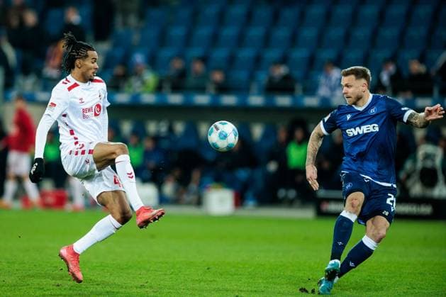 2 Soccer Bundesliga, Karlsruher SC 1 FC Köln 01 03 2025 duel Damion Downs 1 FC Köln, 42 , Marcel Franke Karlsruher SC, 28 2 Soccer Bundesliga, Karlsruher SC 1 FC Köln, Karlsruhe, BBBank Wildpark am 01 03 2025 DFL REGULATIONS PROHIBIT ANY USE OF PHOTOGRAPHS AS IMAGE SEQUENCES AND OR QUASI VIDEO Copyright: xBEAUTIFULxSPORTS Wunderlx