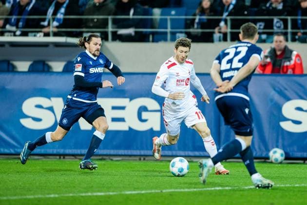 2 Bundesliga, Karlsruher SC 1 FC Köln 01 03 2025 duel Sebastian Jung Karlsruher SC, 2 , Florian Kainz 1 FC Köln, 11 2 Bundesliga, Karlsruher SC 1 FC Köln, Karlsruhe, BBBank Wildpark am 01 03 2025 DFL REGULATIONS PROHIBIT ANY USE OF PHOTOGRAPHS AS IMAGE SEQUENCES AND OR QUASI VIDEO Copyright: xBEAUTIFULxSPORTS Wunderlx