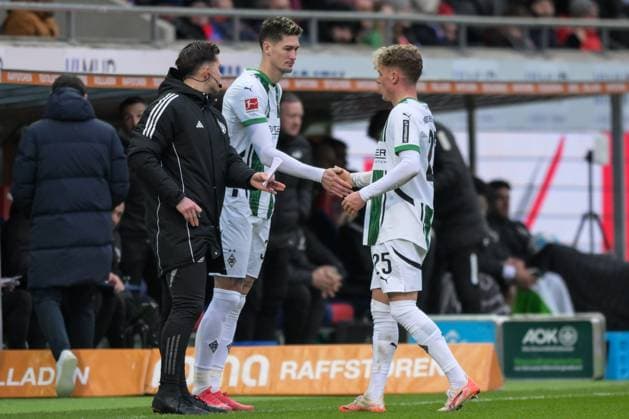 Soccer, 1 Bundesliga, 20250301, 1 FC Heidenheim 1846 Borussia Mönchengladbach In the picture Substitution Change, f l Tomas CVANCARA 31 comes in for Robin HACK 25 Gladbach Heidenheim Voit Arena Baden Württemberg Germany Copyright: Passion2Press MarkusxFischerx