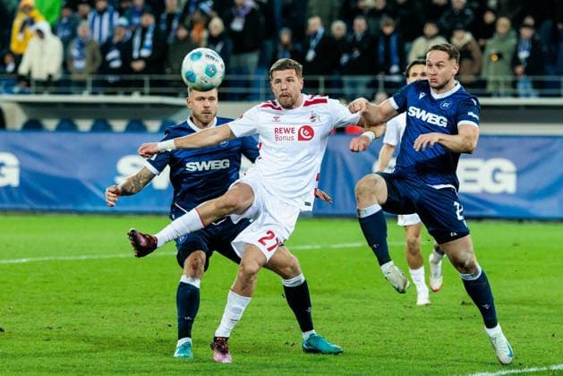 2 Soccer Bundesliga, Karlsruher SC 1 FC Köln 01 03 2025 duel Marcel Franke Karlsruher SC, 28 , Imad Rondic 1 FC Köln, 27 , Christoph Kobald Karlsruher SC, 22 2 Soccer Bundesliga, Karlsruher SC 1 FC Köln, Karlsruhe, BBBank Wildpark am 01 03 2025 DFL REGULATIONS PROHIBIT ANY USE OF PHOTOGRAPHS AS IMAGE SEQUENCES AND OR QUASI VIDEO Copyright: xBEAUTIFULxSPORTS Wunderlx