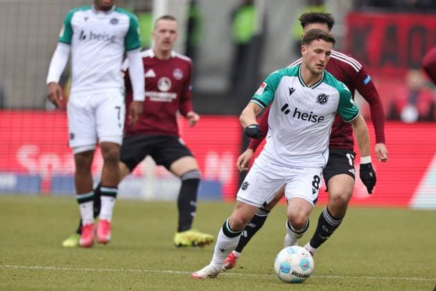 Fabian Kunze, HÂ 96, in the second round match of the 2024 2025 season between 1 FC Nuremberg and Hannover 96 1 2 in Nuremberg 01 03 2025