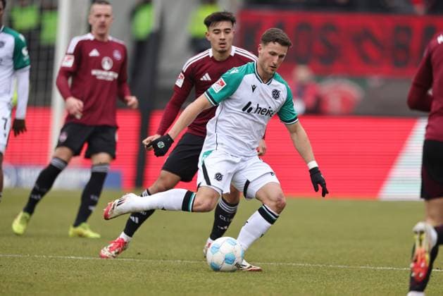 Fabian Kunze, HÂ 96, in the second round match of the 2024 2025 season between 1 FC Nuremberg and Hannover 96 1 2 in Nuremberg 01 03 2025