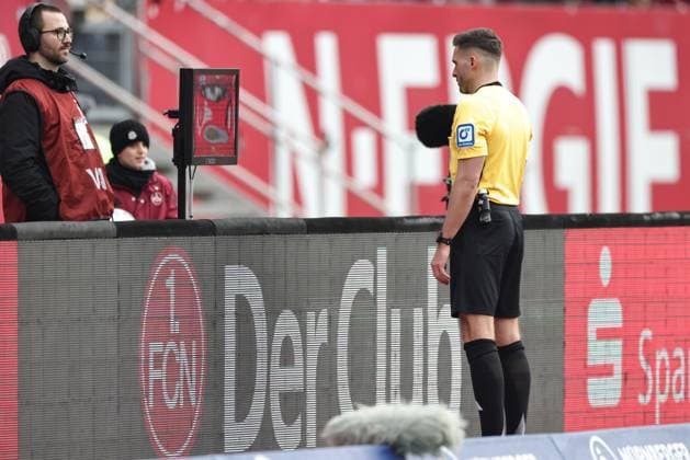 Video evidence Tom Bauer in the second round match of the 2024 2025 season between 1 FC Nuremberg and Hannover 96 1 2 in Nuremberg 01 03 2025