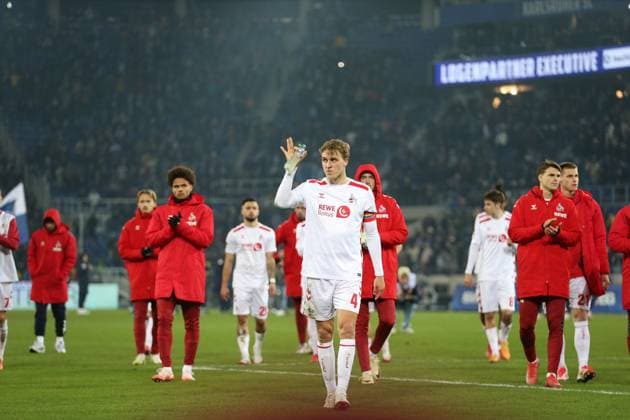 01 03 2025, xrekx, Soccer 2 Bundesliga, Karlsruher SC 1 FC Köln v l The team on the way to the fans disappointed, disappointed, sad, frustrated, looks disappointed, sad, frustrated Timo Hübers Huebers 1 FC Koeln DFL DFB REGULATIONS PROHIBIT ANY USE OF PHOTOGRAPHS as IMAGE SEQUENCES and or QUASI VIDEO Karlsruhe