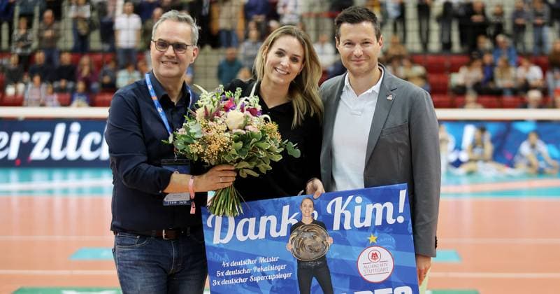 Stuttgart , Volleyball Bundesliga Women, Allianz MTV Stuttgart vs SC Potsdam , Farewell Kim Renkema , from left Frank Fischer Kim Renkema Nico Helwerth