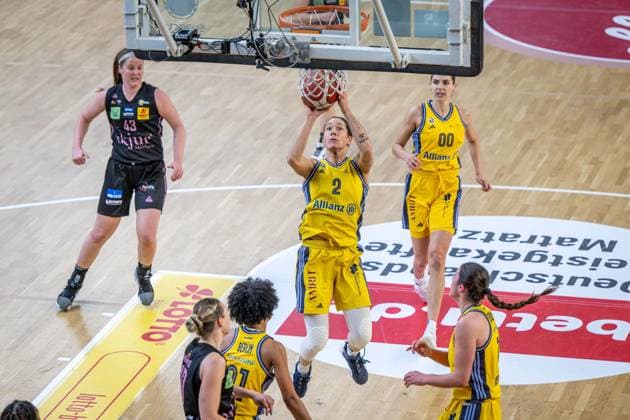 Basketball Berlin 01 03 2025 Season 2024 2025 Cup TOP4 of the Toyota Womens Basketball Bundesliga Semi-finals Saarlouis Royals Alba Berlin Stefanie Grigoleit Alba, No 02