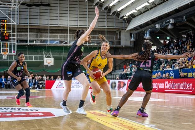 Basketball Berlin 01 03 2025 Season 2024 2025 Cup TOP4 of the Toyota Womens Basketball Bundesliga Semifinals Saarlouis Royals Alba Berlin Theresa Simon Alba, No 03 Marusa Senicar Saarlouis, No 07 Martha Burse Saarlouis, No 25