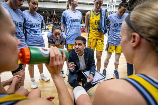 Basketball Berlin 01 03 2025 Season 2024 2025 Cup TOP4 of the Toyota Womens Basketball Bundesliga Semi-finals Saarlouis Royals Alba Berlin Cristo Cabrera Alba, Coach