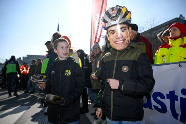 Kuurne - Brussel - Kuurne 2025 cycling race KUURNE, BELGIUM - MARCH 02 : Illustration picture of young fans of Van Aert Wout (BEL) during the Men Elite UCI 1.Pro 77th Kuurne - Brussel - Kuurne cycling race of 203 kms with start in Kortrijk and finish in Kuurne on March 02, 2025 in Kuurne, Belgium, 02 03 2025 Kuurne Belgium  Copyright: xNicoxVereeckenx