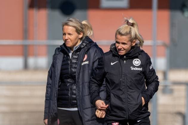 02 03 2025, xhfmx, Fußball 2 Bundesliga, Eintracht Frankfurt FC Bayern München II v l Friederike Kromp Trainerin Eintracht Frankfurt U20 , Julia Simic Trainerin Eintracht Frankfurt U20 DFL DFB REGULATIONS PROHIBIT ANY USE OF PHOTOGRAPHS as IMAGE SEQUENCES and or QUASI VIDEO Frankfurt am Main