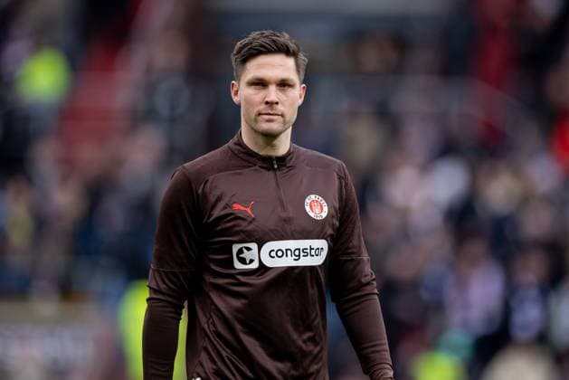 Hamburg, March 1, 2025 Football, 1 Bundesliga 2024 25, FC St Pauli Borussia Dortmund Andreas Albers FC St Pauli, 19 DFL REGULATIONS PROHIBIT ANY USE OF PHOTOGRAPHS AS IMAGE SEQUENCES AND OR QUASI VIDEO