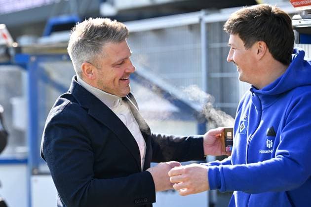 Paderborn, Home Deluxe Arena, 02 03 25, GER, Herren, 2 Bundesliga, Saison 2024 2025, SC Paderborn 07 Hamburger SV Bild v li Trainer Lukas KWASNIOK Paderborn und Trainer Merlin POLZIN Hamburg DFL regulations prohibit any use of photographs as image sequences and or quasi video NRW Germany