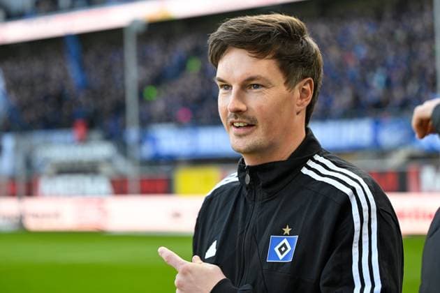 Paderborn, Home Deluxe Arena, 02 03 25, GER, Herren, 2 Bundesliga, Saison 2024 2025, SC Paderborn 07 Hamburger SV Bild Trainer Merlin POLZIN Hamburg DFL regulations prohibit any use of photographs as image sequences and or quasi video NRW Germany