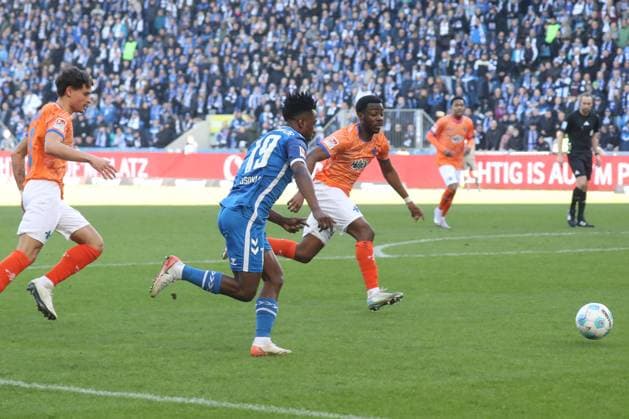 02 03 2025, xgox, Soccer 2 Bundesliga, 1 FC Magdeburg SV Darmstadt 98 emspor, v l Lubambo Musonda Magdeburg DFL DFB REGULATIONS PROHIBIT ANY USE OF PHOTOGRAPHS as IMAGE SEQUENCES and or QUASI VIDEO Magdeburg