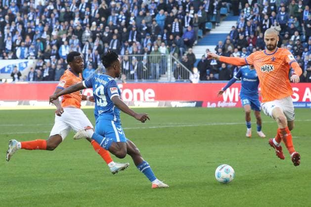02 03 2025, xgox, Soccer 2 Bundesliga, 1 FC Magdeburg SV Darmstadt 98 emspor, v l Lubambo Musonda Magdeburg , Aleksandar Vukotic Darmstadt, 20 DFL DFB REGULATIONS PROHIBIT ANY USE OF PHOTOGRAPHS as IMAGE SEQUENCES and or QUASI VIDEO Magdeburg