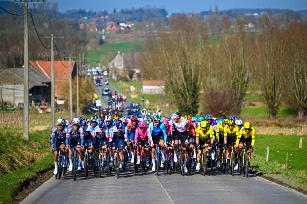 Kuurne - Brussel - Kuurne 2025 cycling race KUURNE, BELGIUM - MARCH 02 : Illustration picture of the peloton during the Men Elite UCI 1.Pro 77th Kuurne - Brussel - Kuurne cycling race of 203 kms with start in Kortrijk and finish in Kuurne on March 02, 2025 in Kuurne, Belgium, 02 03 2025 ( Motordriver Kenny Verfaillie & Kuurne Belgium  Copyright: xTomasxSiskx
