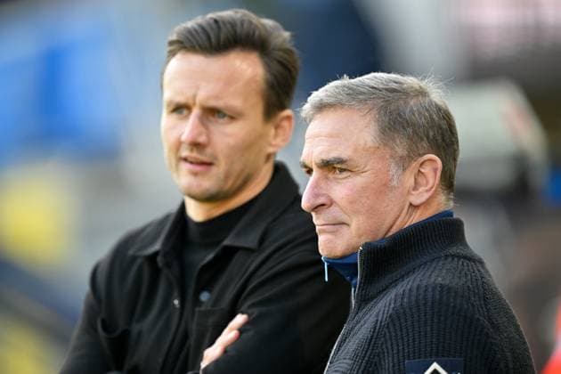 Paderborn, Home Deluxe Arena, 02 03 25, GER, Herren, 2 Bundesliga, Saison 2024 2025, SC Paderborn 07 Hamburger SV Bild v li Manager Claus Costa Hamburg und Sportvorstand Stefan KUNTZ Hamburg DFL regulations prohibit any use of photographs as image sequences and or quasi video NRW Deutschland