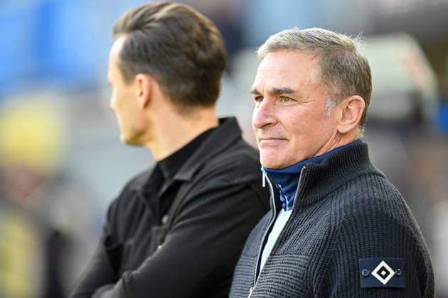 Paderborn, Home Deluxe Arena, 02 03 25, GER, Herren, 2 Bundesliga, Saison 2024 2025, SC Paderborn 07 Hamburger SV Bild v li Manager Claus Costa Hamburg und Sportvorstand Stefan KUNTZ Hamburg DFL regulations prohibit any use of photographs as image sequences and or quasi video NRW Deutschland