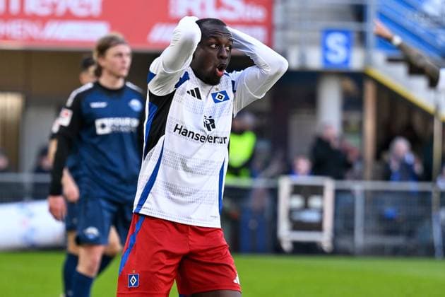 Paderborn, Home Deluxe Arena, 02 03 25, GER, Herren, 2 Bundesliga, Saison 2024 2025, SC Paderborn 07 Hamburger SV Bild Jean Luc DOMPE Hamburg DFL regulations prohibit any use of photographs as image sequences and or quasi video NRW Germany