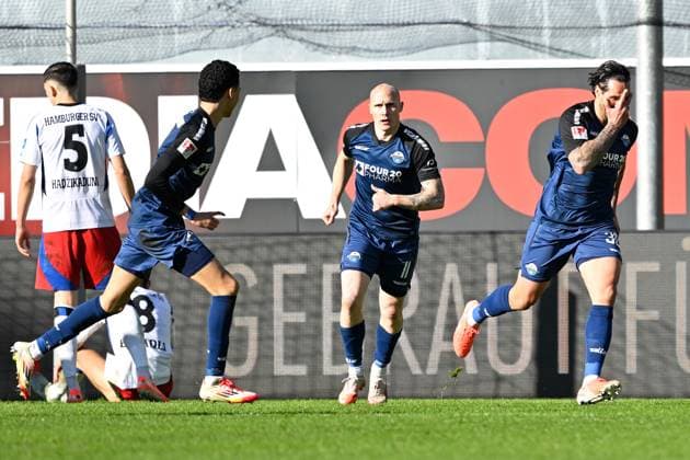 Paderborn, Home Deluxe Arena, 02 03 25, GER, Herren, 2 Bundesliga, Saison 2024 2025, SC Paderborn 07 Hamburger SV Bild Adriano GRIMALDI Paderborn jubilates after his goal for 2 0 DFL regulations prohibit any use of photographs as image sequences and or quasi video NRW Germany