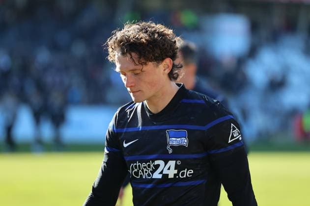 Sport Themen der Woche KW09 Sport Bilder des Tages 02.03.2025, Fussball, Herren, 2. Bundesliga, Saison 2024 2025, SV 07 Elversberg - Hertha BSC Berlin, Fabian Reese (Hertha BSC Berlin) enttäuscht Elversberg Ursapharm-Arena an der Kaiserlinde Saarland Deutschland (DE) *** 02 03 2025, Football, Men, 2 Bundesliga, Season 2024 2025, SV 07 Elversberg Hertha BSC Berlin, Fabian Reese Hertha BSC Berlin disappoints Elversberg Ursapharm Arena an der Kaiserlinde Saarland Germany EN Copyright: xFabianxKleerx
