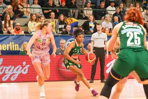 Quinesha Lockett Rutronik Stars Keltern, 05 with the ball, 17SLR in defense, DBBL Pokal , 02 03 2025, match for place1 Saarlouis Royals vs Rutronik Stars Kelter, Berlin Berlin Germany Copyright: xFootbowl ThomasxSobotzkix