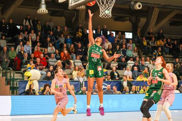 Quinesha Lockett Rutronik Stars Keltern, 05 with the ball at the basket, DBBL Pokal , 02 03 2025, match for place1 Saarlouis Royals vs Rutronik Stars Kelter, Berlin Berlin Germany Copyright: xFootbowl ThomasxSobotzkix