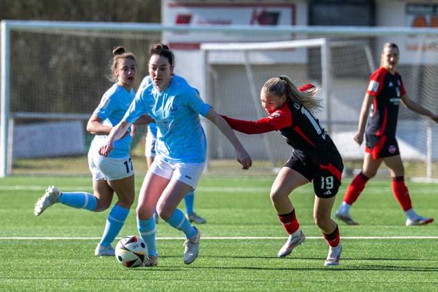 02 03 2025, Football, 2 Womens Bundesliga, 2024 2025, SG 99 Andernach 1 FC Nuremberg Kathrin Schermuly 5 Andernach tries to escape Anny Kerim Lindland 19 Nuremberg Mendig Junglas Baumaschinen Stadion Rheinland Pfalz Germany