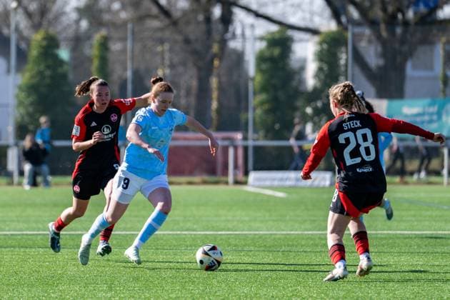 02 03 2025, Football, 2 Womens Bundesliga, 2024 2025, SG 99 Andernach 1 FC Nürnberg Leonie Stöhr 9 Andernach attacks with the ball Mendig Junglas Baumaschinen Stadion Rheinland Pfalz Germany