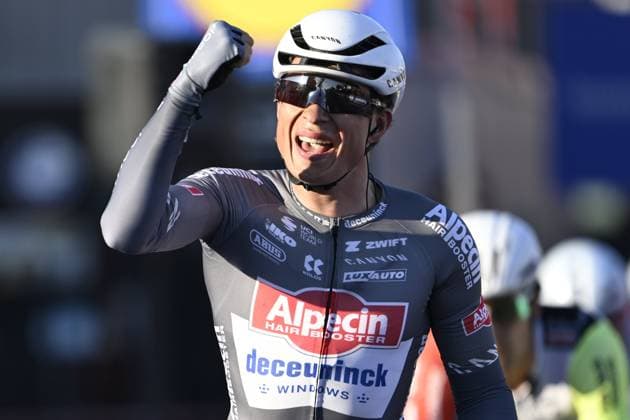 Sport Bilder des Tages Kuurne - Brussel - Kuurne 2025 cycling race KUURNE, BELGIUM - MARCH 02 : Philipsen Jasper (BEL) of Alpecin-Deceuninck celebrating his victory during the Men Elite UCI 1.Pro 77th Kuurne - Brussel - Kuurne cycling race of 203 kms with start in Kortrijk and finish in Kuurne on March 02, 2025 in Kuurne, Belgium, 02 03 2025 Kuurne Belgium  Copyright: xNicoxVereeckenx
