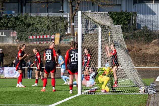 02 03 2025, Football, 2 Womens Bundesliga, 2024 2025, SG 99 Andernach 1 FC Nuremberg The Nuremberg team had imagined things differently After a corner, the score is 1 1 Mendig Junglas Baumaschinen Stadion Rheinland Pfalz Germany