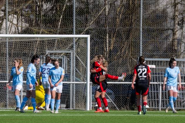 02 03 2025, Football, 2 Womens Bundesliga, 2024 2025, SG 99 Andernach 1 FC Nürnberg Medina Desic 10 Nürnberg celebrates her third goal and jumps with her teammate Meret Günster 66 Nürnberg Mendig Junglas Baumaschinen Stadion Rheinland Pfalz Germany