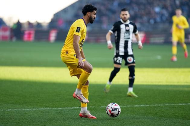 Angers SCO v Toulouse FC - Ligue 1 McDonald s 2024 2025 22 Rafik MESSALI (tfc) during the Ligue 1 McDonald s match between Angers and Toulouse at Stade Raymond Kopa on March 2, 2025 in Angers, France. Angers France  Copyright: xFEPx 776289851