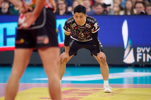 Shohei Nose SWD powervolleys Dueren, 03 expects the serve GER, BERLIN RECYCLING Volleys SWD powervolleys Dueren, Volleyball, DVV Pokalfinale Maenner 2025, 02 03 25 GER, BERLIN RECYCLING Volleys SWD powervolleys Dueren, Volleyball, DVV Pokalfinale Maenner 2025, 02 03 25 Mannheim Copyright: xEibner-Pressefoto GeraldxOelze-dexStoppanyx EP-ODS