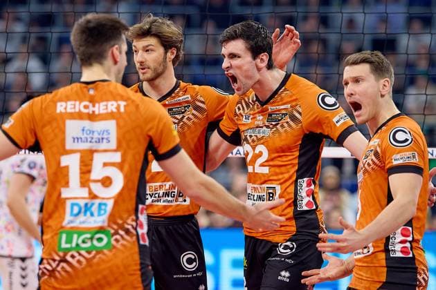Joy, jubilation Jake Hanes Berlin Recycling Volleys, 22 GER, BERLIN RECYCLING Volleys SWD powervolleys Dueren, Volleyball, DVV Cup Final Men 2025, 02 03 25 GER, BERLIN RECYCLING Volleys SWD powervolleys Dueren, Volleyball, DVV Cup Final Men 2025, 02 03 25 Mannheim Copyright: xEibner-Pressefoto GeraldxOelze-dexStoppanyx EP-ODS