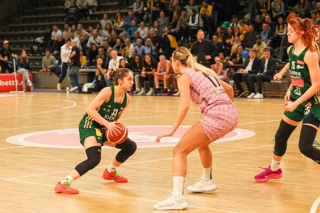 Karina Konstantinova Rutronik Stars Keltern, 33 with the ball, GABIJA MEÅ KONYTÄ- Saarlouis Royals 17 in defense, DBBL Pokal , 02 03 2025, match for place1 Saarlouis Royals vs Rutronik Stars Kelter, Berlin Berlin Germany Copyright: xFootbowl ThomasxSobotzkix