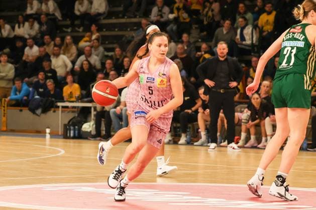 magaly meynadier Saarlouis Royals, 05 with the ball, DBBL Pokal , 02 03 2025, match for place1 Saarlouis Royals vs Rutronik Stars Kelter, Berlin Berlin Germany Copyright: xFootbowl ThomasxSobotzkix
