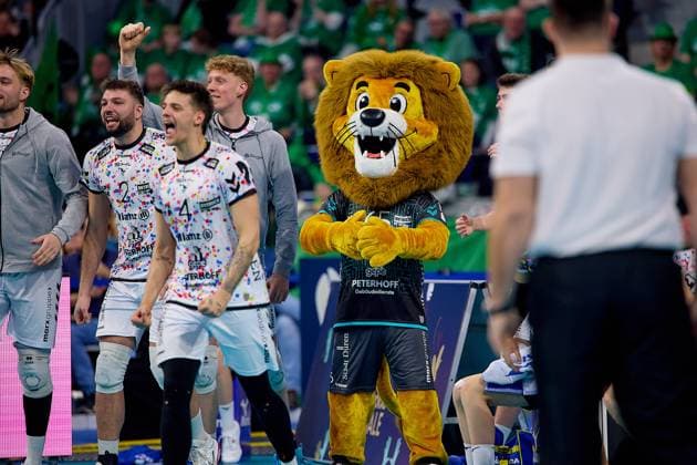 Mascot of SWD powervolleys Dueren GER, BERLIN RECYCLING Volleys SWD powervolleys Dueren, Volleyball, DVV Pokalfinale Maenner 2025, 02 03 25 GER, BERLIN RECYCLING Volleys SWD powervolleys Dueren, Volleyball, DVV Pokalfinale Maenner 2025, 02 03 25 Mannheim Copyright: xEibner-Pressefoto GeraldxOelze-dexStoppanyx EP-ODS