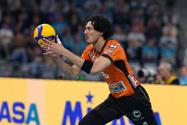 Nehemiah Mote No. 5, middle block, BERLIN RECYCLING Volleys DVV Cup Final 2025 Men, Manheim on 02 03 2025 Copyright: xBEAUTIFULxSPORTS PeterxWeberx