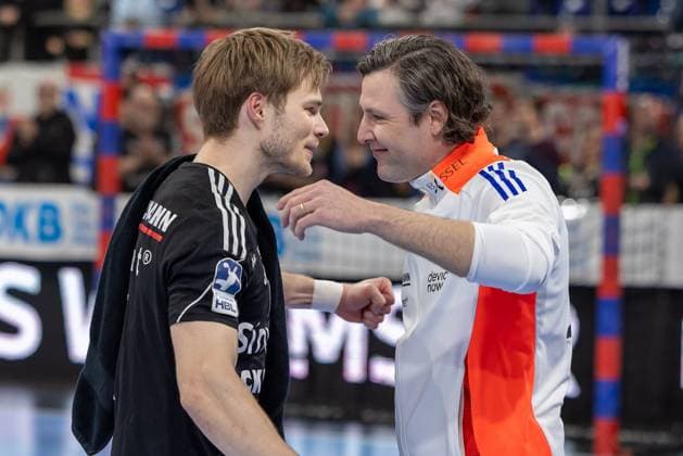 Johannes Sellin HC Erlangen, Head Coach is happy with Christopher Bissel HC Erlangen, 21 about the last minute equalizer and the point win HC Erlangen vs TSV Hannover Burgdorf, Handball, 1 Handball Bundesliga, Season 2024 2025, Matchday 21, 02 03 2025 HC Erlangen vs TSV Hannover Burgdorf, Handball, 1 Handball Bundesliga, Season 2024 2025, Matchday 21, 02 03 2025 Nuremberg Copyright: xEibner-Pressefoto ArdanxFuessmanx EP_AFN
