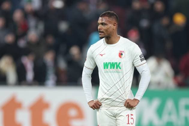 disappointment at Steve Mounie 15 FC Augsbburg after end of match, FC Augsburg vs SC Freiburg, Soccer, 1 Bundesliga, 24 Matchday, 02 03 2025 DFB regulations prohibit any use of photographs as image sequences and or quasi video Augsburg Bayern Germany Copyright: xkolbert-press ChristianxKolbertx