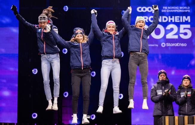 NORDIC SKIING - FIS Nordic WC Trondheim 2025 TRONDHEIM,NORWAY,02.MAR.25 - NORDIC SKIING, Ski jumping, Skispringen, Ski, nordisch - FIS Nordic World Ski Championships, normal hill, team, ladies, medal plaza, award ceremony. Image shows the rejoicing of Lisa Eder, Julia Muehlbacher, Jacqueline Seifriedsberger and Eva Pinkelnig (AUT). GEPAxpictures xHaraldxSteiner