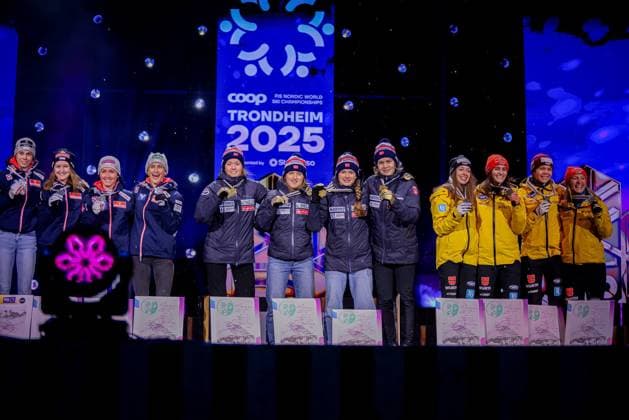 RECORD DATE NOT STATED 2.03.2025 MISTRZOSTWA SWIATA W NARCIARSTWIE KLASYCZNYM TRONDHEIM 2025 SKOKI NARCIARSKIE KOBIET KONKURS DRUZYNOWY MEDALE FIS NORDIC WORLD SKI CHAMPIONSHIPS Ski jumping, Skispringen, Ski, nordisch WOMEN TEAM COMPETITION MEDAL CEREMONY N Z STROEM ANNA ODINE, MIDTSKOGEN INGVILD SYNNOEVE, TRAASERUD HEIDI DYHRE, KVANDAL EIRIN MARIA EDER LISA, MUEHLBACHER JULIA, SEIFRIEDSBERGER JACQUELINE, PINKELNIG EVA, SEYFARTH JULIANE, SCHMID KATHARINA, REISCH AGNES, FREITAG SELINA FOT. JULIA PIATKOWSKA NEWSPIX.PL --- newspix.pl