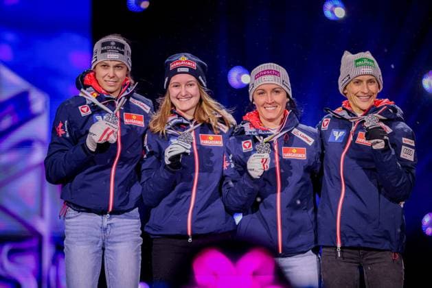 RECORD DATE NOT STATED 2.03.2025 MISTRZOSTWA SWIATA W NARCIARSTWIE KLASYCZNYM TRONDHEIM 2025 SKOKI NARCIARSKIE KOBIET KONKURS DRUZYNOWY MEDALE FIS NORDIC WORLD SKI CHAMPIONSHIPS Ski jumping, Skispringen, Ski, nordisch WOMEN TEAM COMPETITION MEDAL CEREMONY N Z EDER LISA, MUEHLBACHER JULIA, SEIFRIEDSBERGER JACQUELINE, PINKELNIG EVA FOT. JULIA PIATKOWSKA NEWSPIX.PL --- newspix.pl 