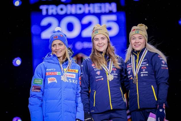 RECORD DATE NOT STATED 2.03.2025 MISTRZOSTWA SWIATA W NARCIARSTWIE KLASYCZNYM BIEGI NARCIARSKIE KOBIET SKIATHLON TRONDHEIM 2025 FIS NORDIC WORLD SKI CHAMPIONSHIPS CROSS COUNTRY WOMEN SKIATHLON N Z THERESE JOHAUG EBBA ANDERSSON JONNA SUNDLING FOT. JULIA PIATKOWSKA NEWSPIX.PL --- newspix.pl 