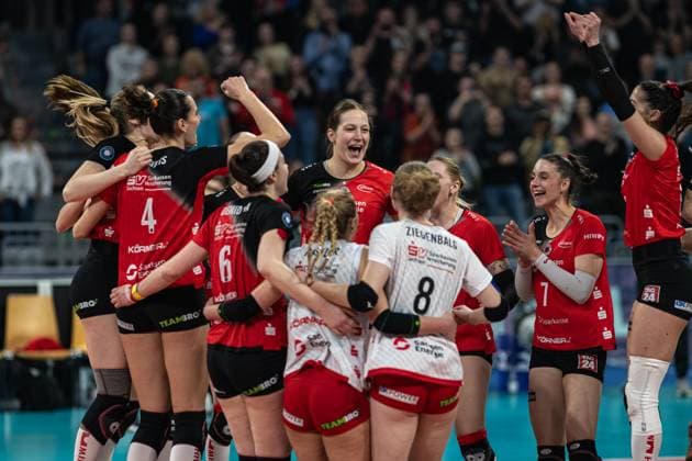 Jubilation at the Dresden SC DVV Cup Final 2025 in the SAP Arena, Mannheim Copyright: HMBxMedia JonasxDinger