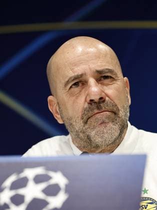 EINDHOVEN - PSV coach Peter Bosz during the press conference, PK, Pressekonferenz ahead of the meeting with Arsenal FC in the Champions League eighth final in Eindhoven. ANP MAURICE VAN STEEN xVIxANPxSportx xxANPxIVx 521467854 originalFilename: 521467854.jpg