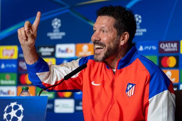 UEFA Champions League 2024 25 Round of 16 First Leg: Atletico de Madrid press conference, PK, Pressekonferenz Diego Pablo Simeone, head coach of Atletico de Madrid, seen speaking during the UEFA Champions League 2024 25 League Round of 16 First Leg press conference at Estadio Riyadh Air Metropolitano on March 03, 2025 in Madrid, Spain. Madrid Estadio Riyadh Air Metropolitano Madrid Spain Copyright: xAlbertoxGardinx AGardin_20250303_Champ_Atletico_Madrid_PC_0157
